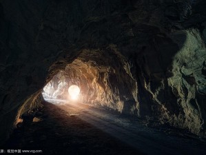 光影交汇处：探秘雨林神秘山洞的秘密之旅